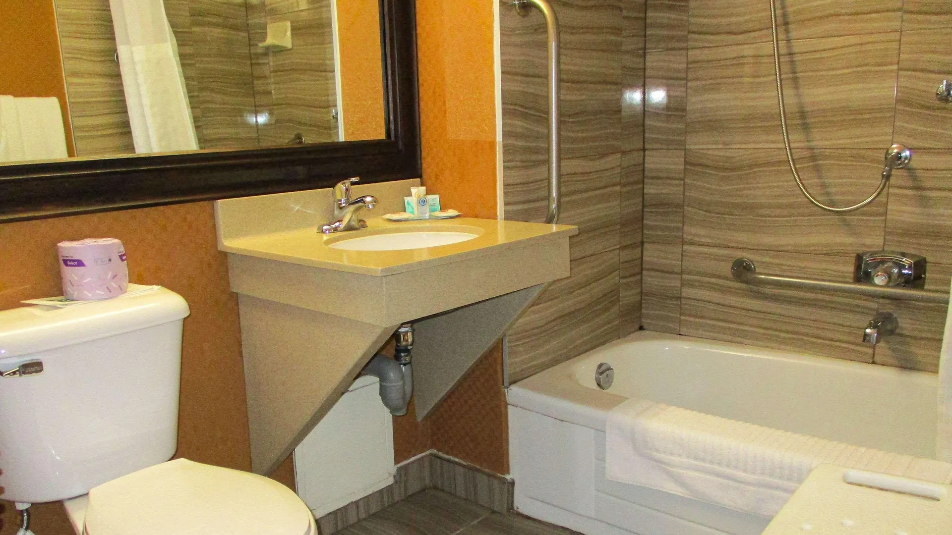Comfort Inn Dartmouth Motel