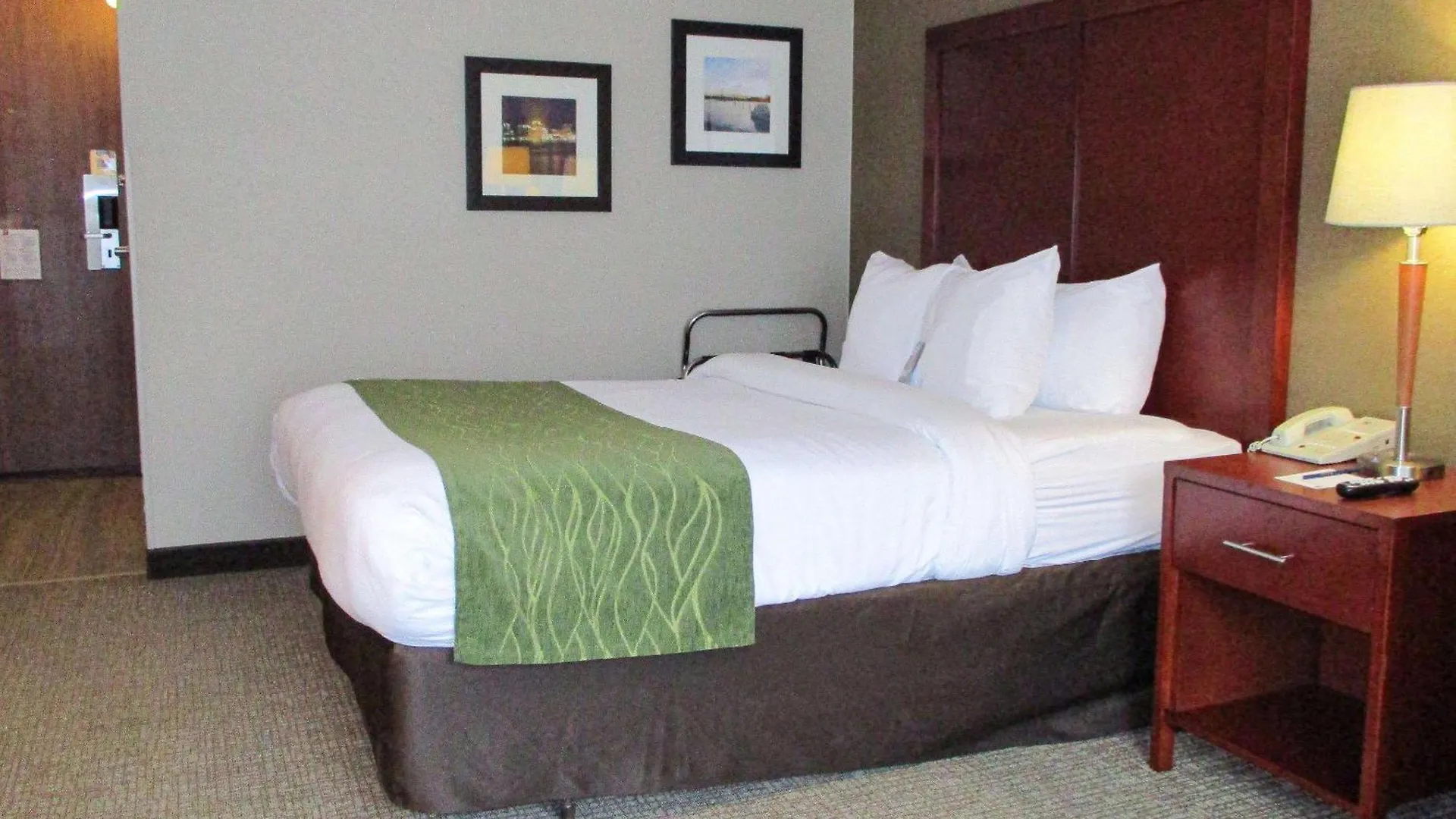 Comfort Inn Dartmouth 3*,