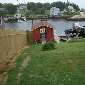 Bed & Breakfast Sal's By The Sea, Herring Cove